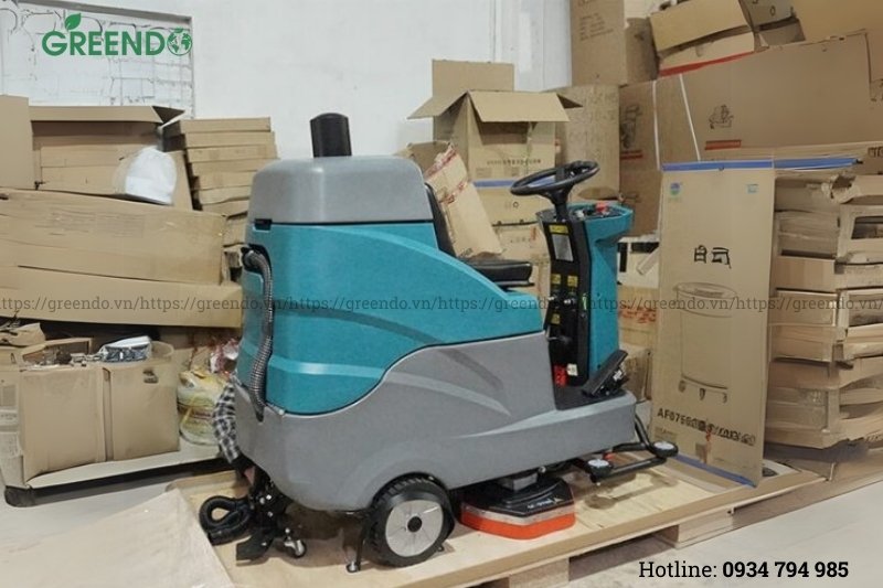 Máy chà sàn ngồi lái