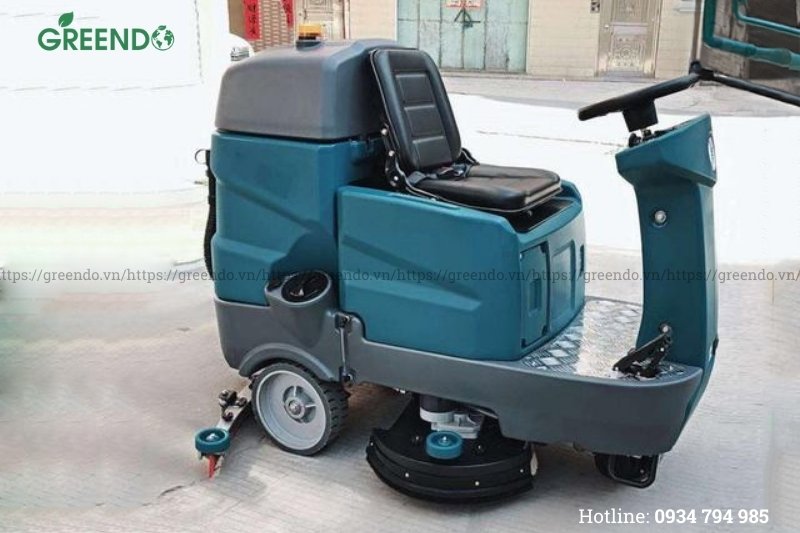 Hình ảnh máy chà sàn ngồi lái Kumisai D9H
